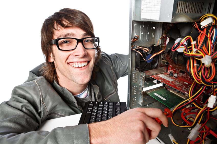 Мастер по ремонту компьютеров в Алабино